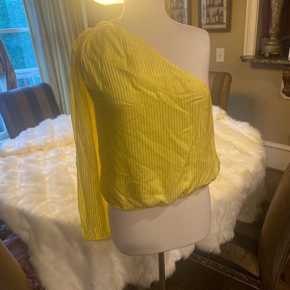 Cami NYC. Color: Canary. Size: Large
